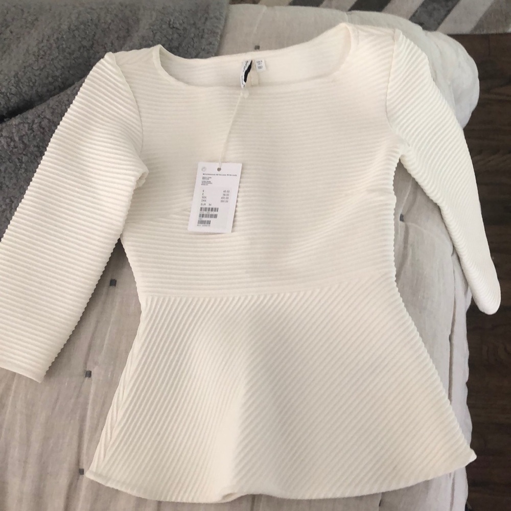 A cute blouse never been worn!